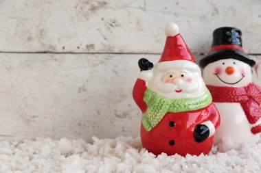 Noel Baba ve kar kardan adam