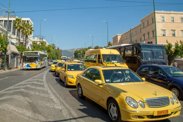 Αυτοκίνητα κίτρινο ταξί στην Αθήνα Εικόνα Αρχείου
