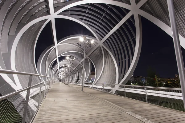 Modern bridge in madrid — Zdjęcie stockowe