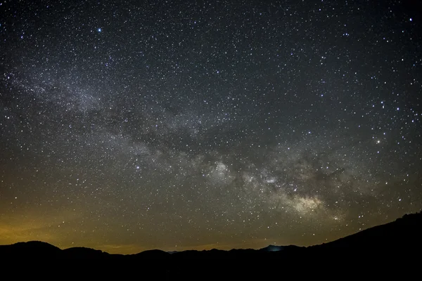 Paisaje nocturno de la Vía Láctea — Foto de Stock