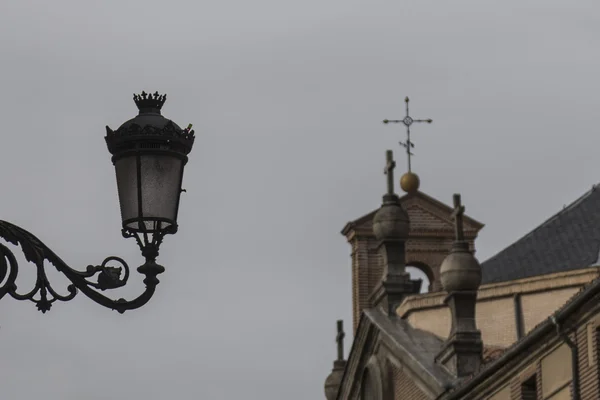 Vieux lampadaire en fer — Photo