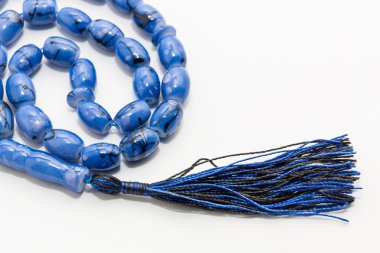 Masbaha, Müslüman Tasbih - Müslüman tespih beyaz arka plan üzerinde izole mavi