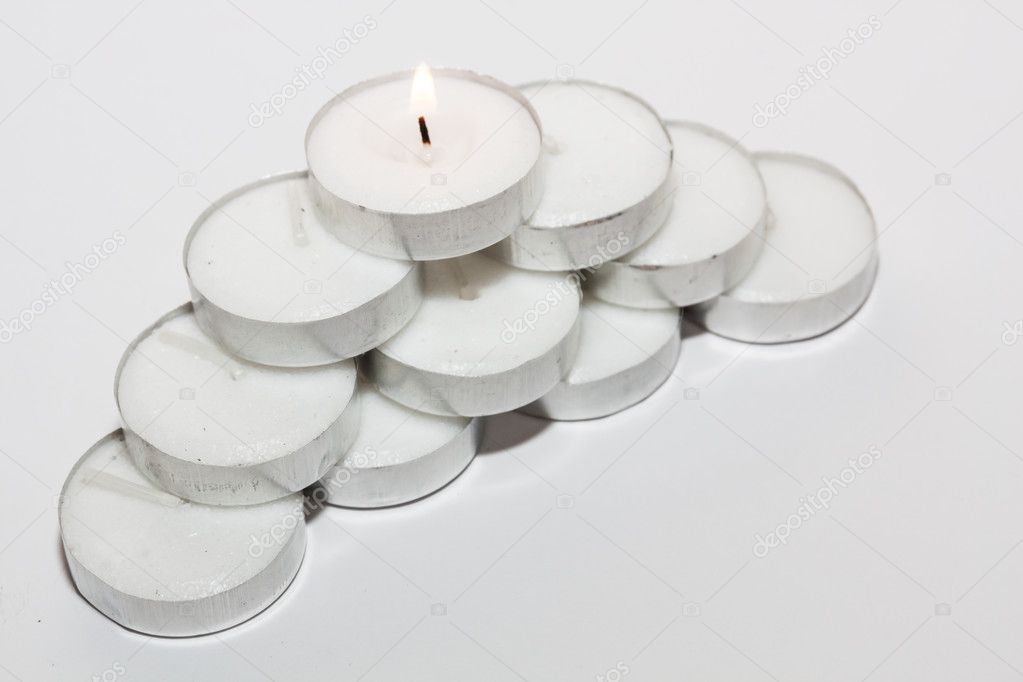 Round Candle lights arranged