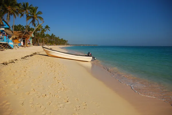 Krajina z tropické pláže v Punta Cana, Dominikánská republika — Stock fotografie
