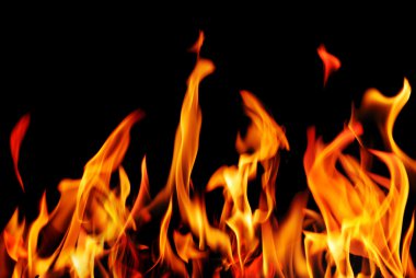 alevler siyah arkaplanda