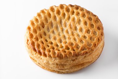 İzole süt pişmiş kruvasan veya ekmek ürün