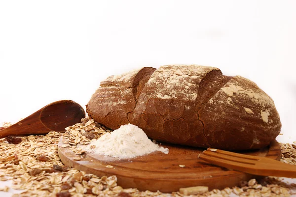 Hele tarwe brood dat gebakken thuis, bio ingrediënten, Heide lifesty — Stockfoto