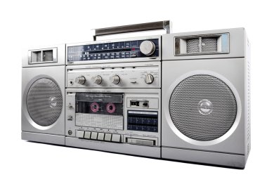 1980'lerde gümüş retro, müzik setini ve kulaklık üzerinde beyaz izole. sağ tarafta