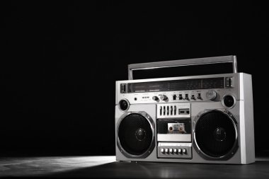 Siyah Kırpma yoluyla izole retro getto müzik blaster