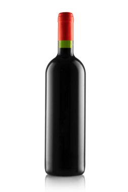 Kırmızı şarap ve bir şişe beyaz izole
