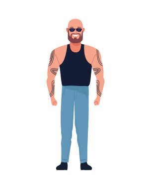 Sakallı ve dövmeli bir adam kusurlu bir karakter.