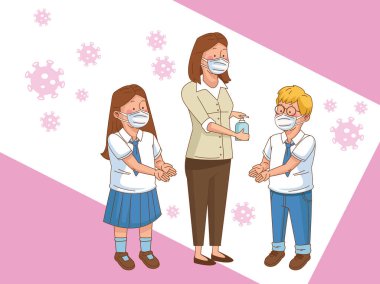 Öğrencilerin çift ve öğretmenleriyle okul sahnesinde covid önleyici