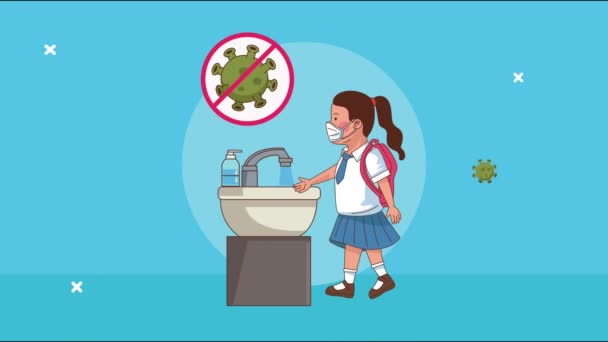 Gadis mahasiswa kecil mengenakan masker medis mencuci tangan dengan sinyal berhenti covid19 — Stok Video