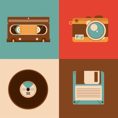Dört retro set simgesinden oluşan demet