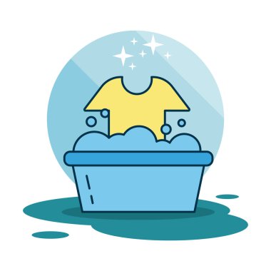 Gömlek yıkama kabında ve köpüklü.