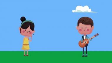 Kampta gitar çalan çocukla küçük sevimli aşıklar.