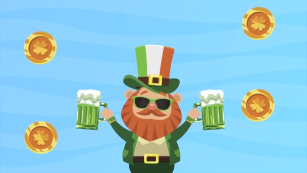 Feliz santo patricks dia postal com leprechaun levantando cervejas e moedas de ouro — Vídeo de Stock