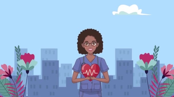 Afro verpleegster tillen hart cardio op de stad — Stockvideo