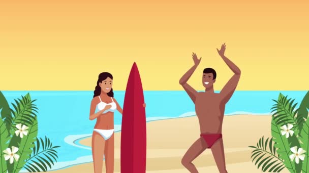Verano playa paisaje marino escena con pareja surfistas — Vídeos de Stock