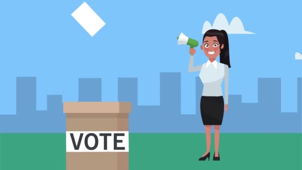 Női jelölt hangosbeszélővel és szavazófülkével a városban — Stock videók