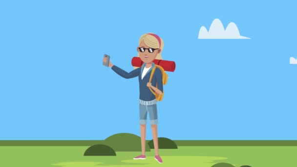 Carácter turístico femenino con animación de teléfonos inteligentes — Vídeo de stock