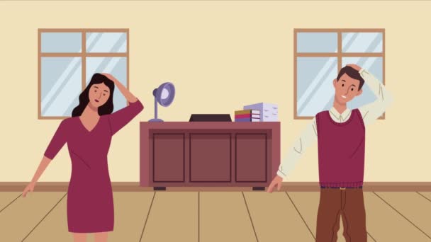 Paar werknemers in actieve pauze in het kantoor — Stockvideo