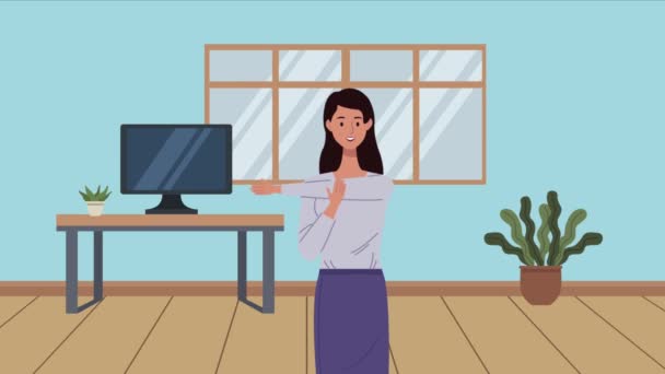 Trabajadora en pausa activa en el espacio de trabajo — Vídeo de stock