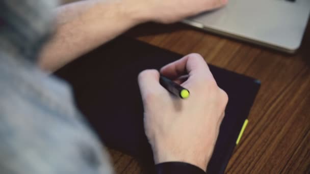 Man hands working on graphic tablet. — Stock Video