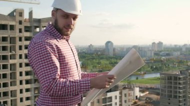 Mimar ve mühendis projeyi tartışmak