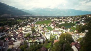 Dağlarda Vaduz, Lihtenştayn şehrin panoramik görünüm