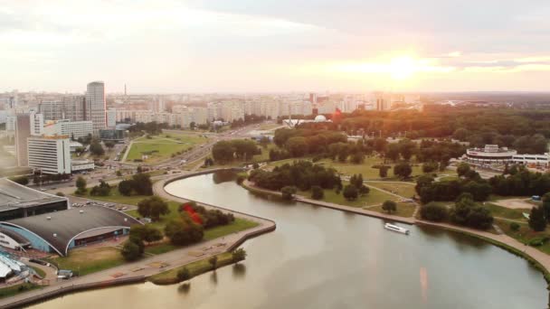 Minsk City Timelapse. River Svisloch. Belarús — Vídeos de Stock