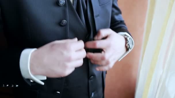 Camicia da uomo elegante, vestito e gilet — Video Stock