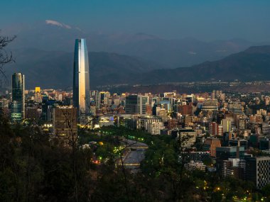 Santiago de Chile günbatımı manzarası