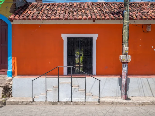 Eingangstür in Granada — Stockfoto