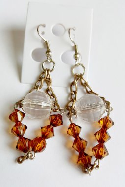 Plastik boncuk damla küpe