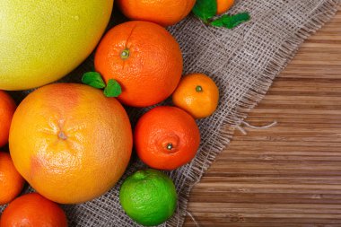 Makro görevden narenciye Höyük