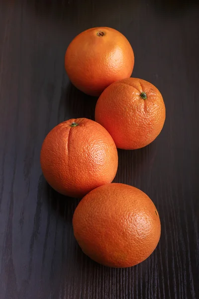 Orangen auf Holz Hintergrund Nahaufnahme Makro — Stockfoto