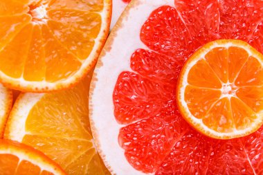 Narenciye dilimlenmiş: portakal, mandalina, limon, limon, tatlım, greyfurt, cadının süpürge yakın çekim makro