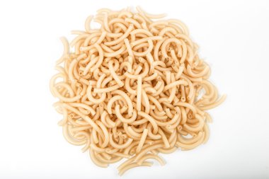 Makarna izole bir beyaz arka plan yakın çekim makro üzerine