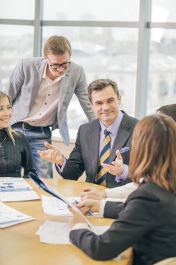 Beş işadamları toplantısında etkileşim