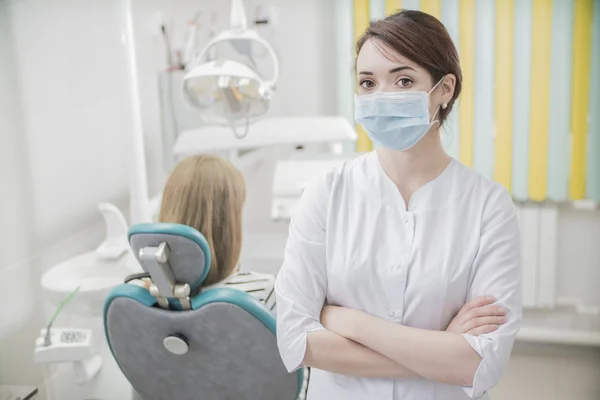 Mujer Teniendo Cita Dentista Femenino Hospital — Foto de Stock