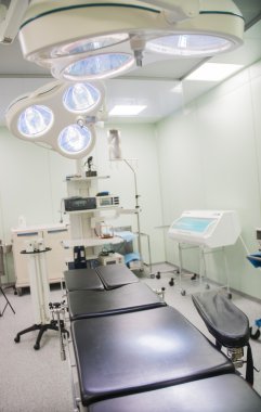  bir hastane parlak boş ameliyathane