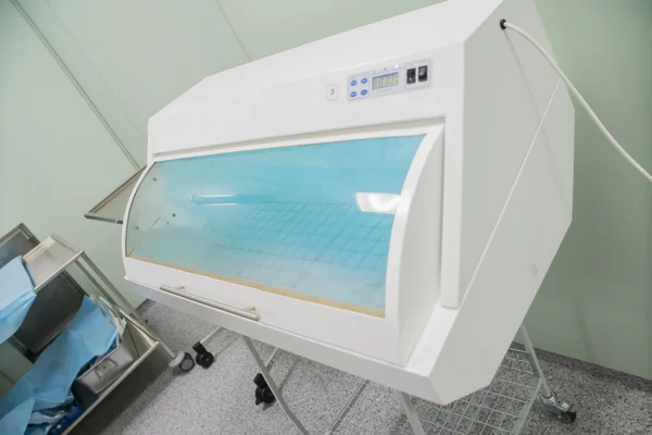 Maschine Sterilisator antibakterielle Vorrichtung in der chirurgischen Abteilung des Krankenhauses — Stockfoto