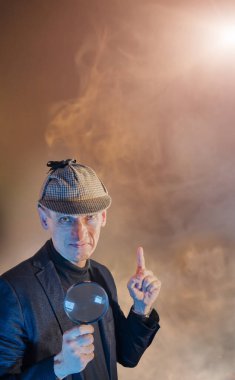 İnsan portresi, Dedektif Sherlock Holmes karakter gibi