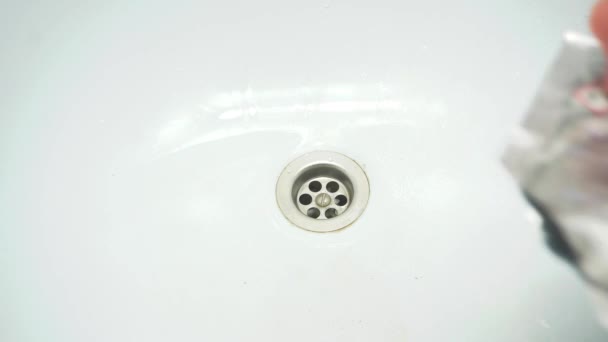 Filmati di eliminazione del grasso dalla vasca da bagno in bagno — Video Stock