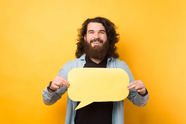 Porträt Eines Glücklich Lächelnden Jungen Bärtigen Mannes Mit Langen Haaren — Stockfoto