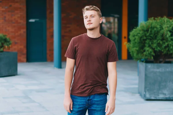 Handsome Young Man Model Posing Next Buiding — Stock Photo, Image