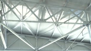 Hangar veya fabrika için demir yapı tavanı görüntüsü