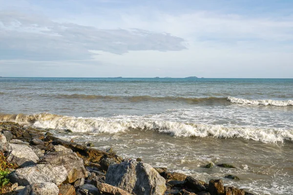 Mer Avec Des Vagues Venteuses Pendant Journée — Photo