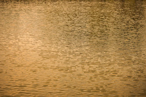 Die Welle auf dem Wasser — Stockfoto